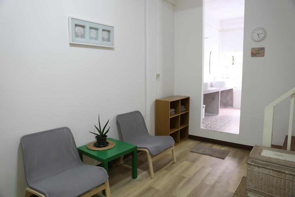 Green Home Hostel And Massage Bangkok Exteriér fotografie